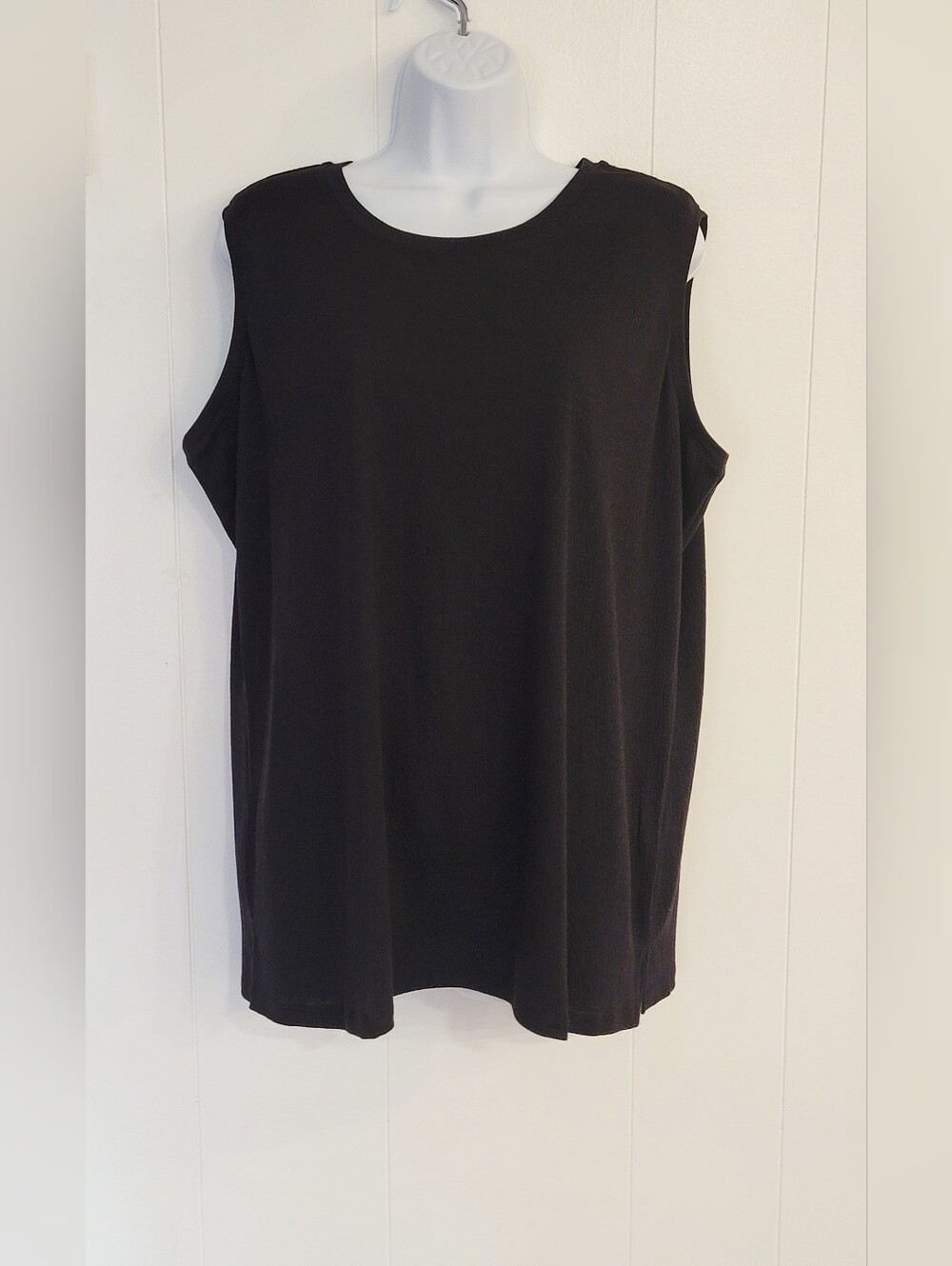 D&CO  Sleeveless Tank Top
